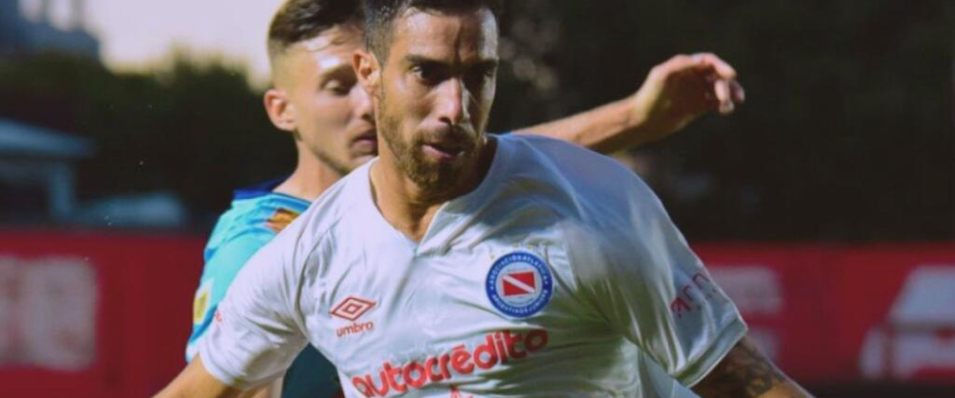 Gabriel Ávalos marcó un gol histórico