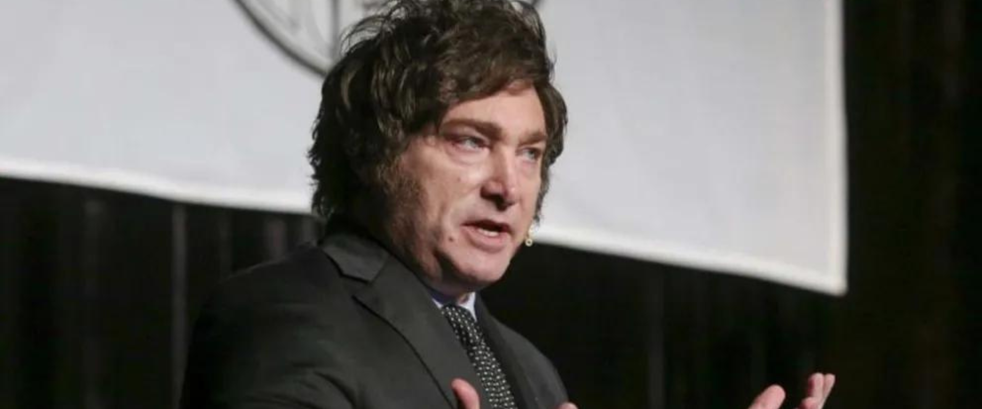 El insólito pedido musical de Milei en una radio