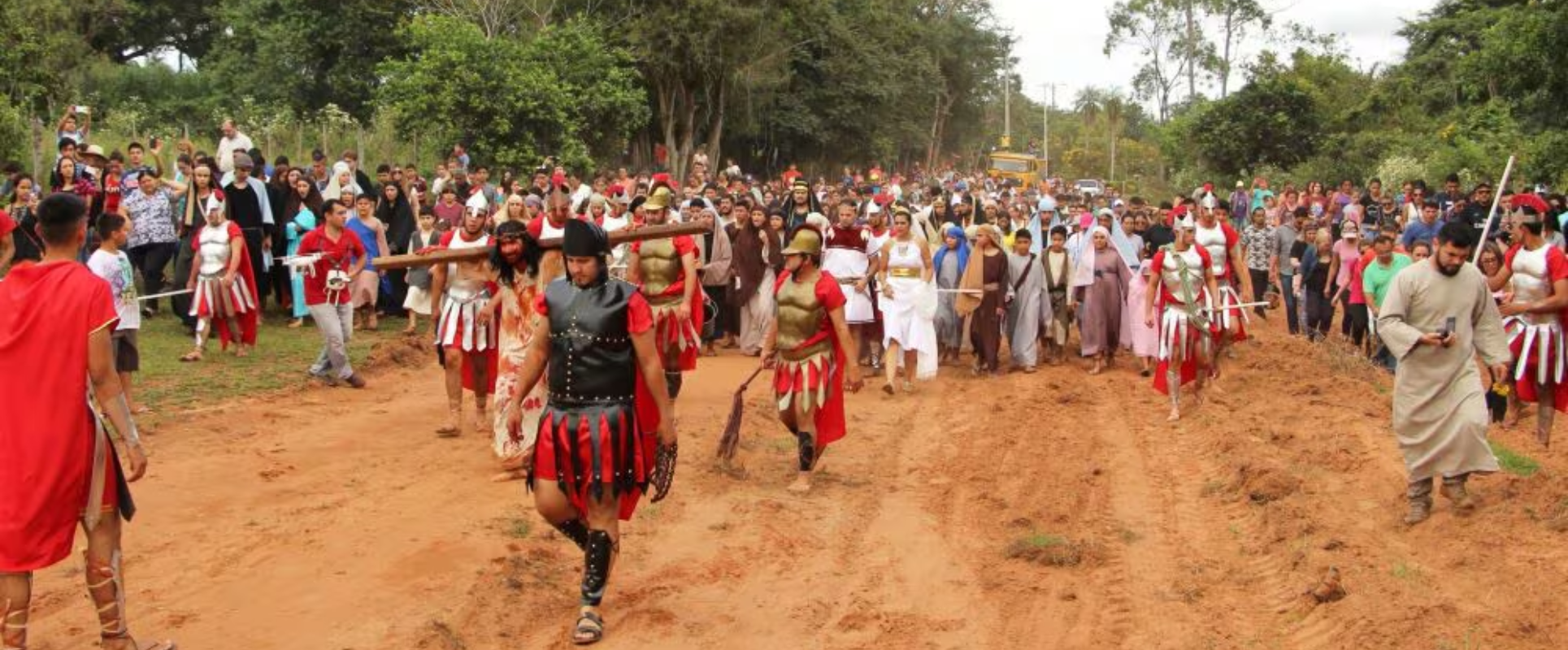 Viacrucis en el Kurusu Cerro de Atyrá