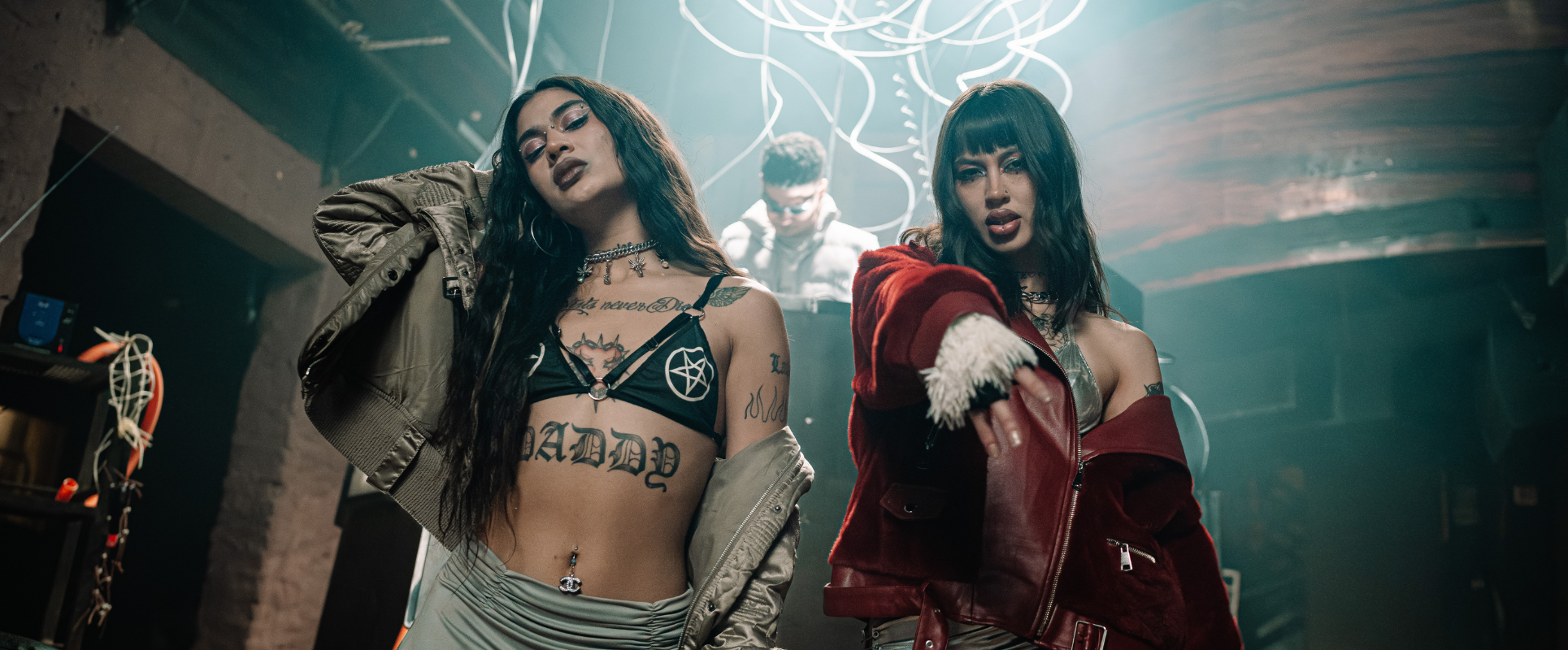 Milkshake presenta video ❛❛PARAGUARI❜❜