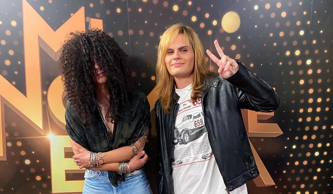 Ale Dagda causa furor en Tv de Chile imitando a Axl Rose