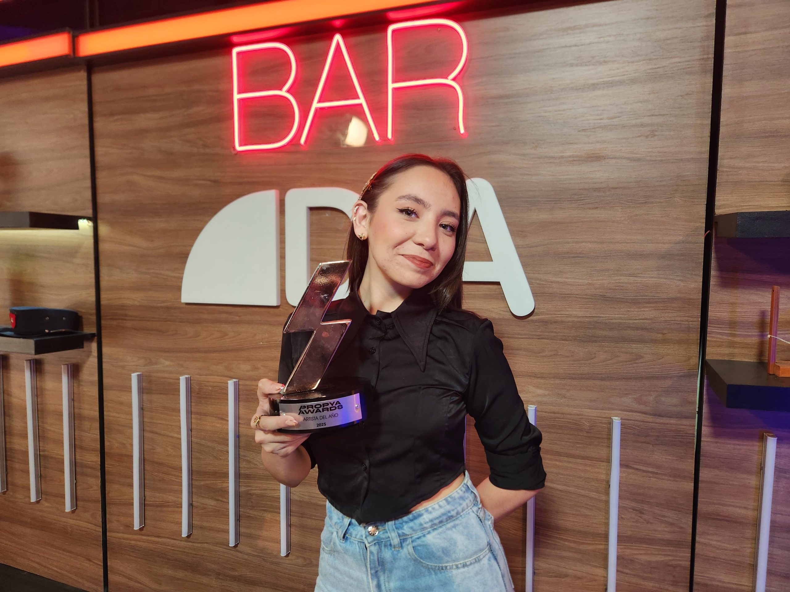 Jazmín del Paraguay, la artista del año y orgullo nacional